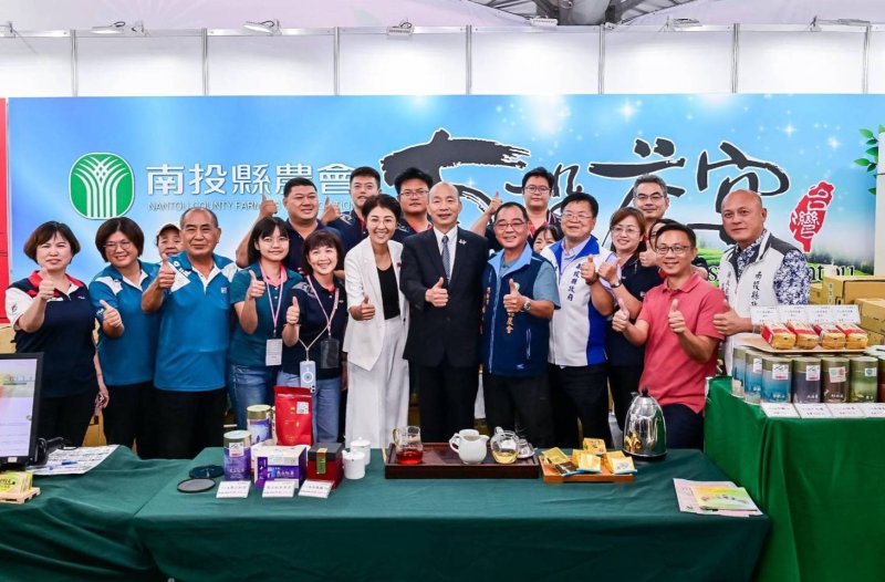 院長出席南投世界茶業博覽會      韓國瑜：呼籲全國好朋友一同到南投走走，品茗優質好茶，體驗茶博魅力，欣賞國慶焰火