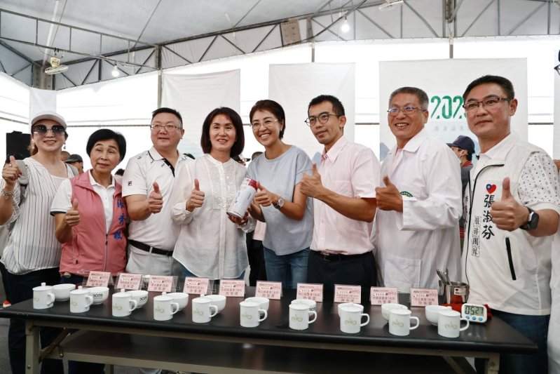 2025南投世界茶業博覽會－閉幕式千人手搖飲「搖啊搖！」