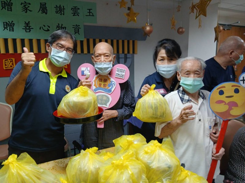 佳里榮家感謝住民寶眷慨捐物資 溫暖嘉惠榮家長輩