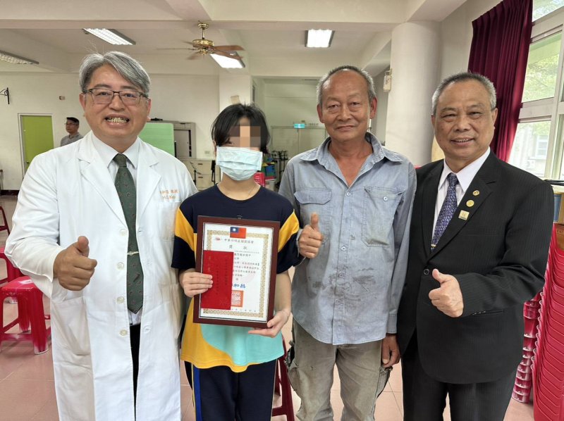 六龜龍興國小家屬與病童感謝高雄長庚「川崎美心專車」心臟義診再造之恩　守護偏鄉兒童健康之心
