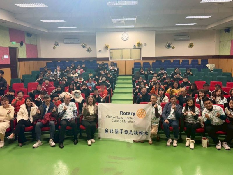 蘭亭鐵馬扶輪社溫暖陪伴平溪國中學子　偏鄉校園迎向希望新年