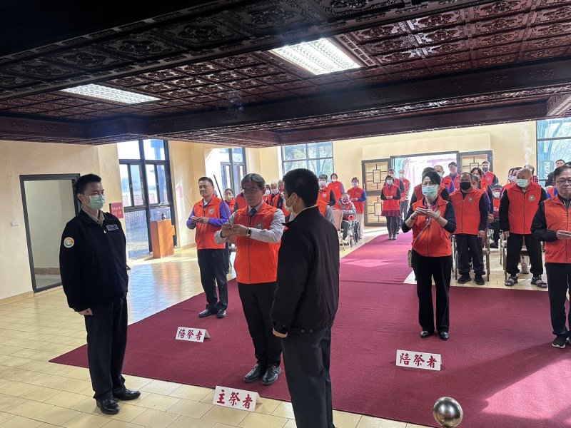 佳里榮家春節前夕祭祀歷年亡故榮民◎       緬懷先烈及國軍陣亡將士，表達對先賢先烈的感恩與懷念