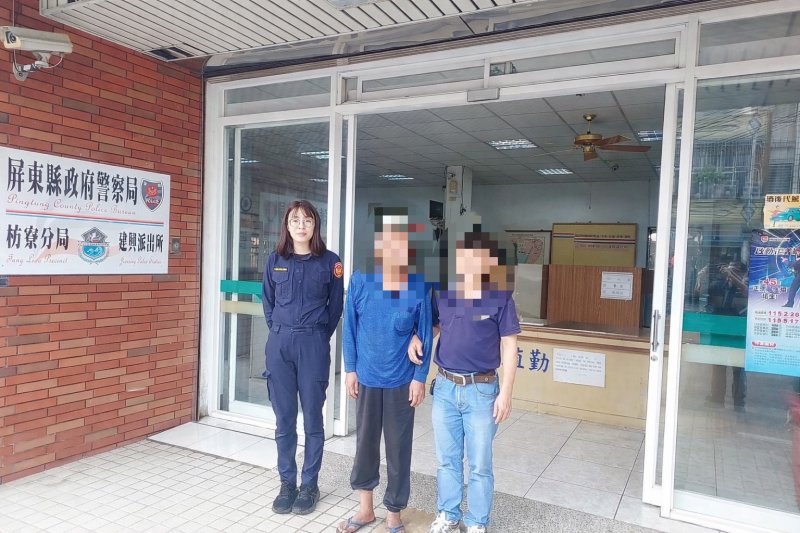 榕樹下徘徊的身影　枋警及時守護迷途老翁