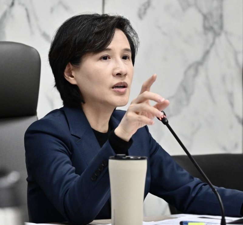 穩定物價4月民生用天然氣、桶裝瓦斯凍漲 行政院鄭副院長指示協調增加國內石化上游原料產能，力求穩定塑膠相關民生關鍵物資供給