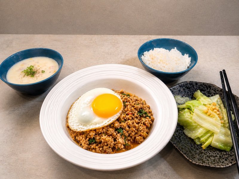 小港公車站旁的人情味美食