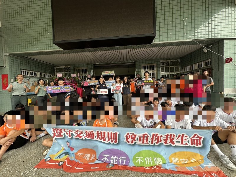 【高警交大攜手企業前進文山高中  預拌混泥土車校園實境體驗扎根學子交安觀念】