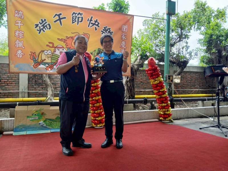 愛心義廚傳香十六載 台南市廚師職業工會贈粽送暖關懷佳里榮家長輩