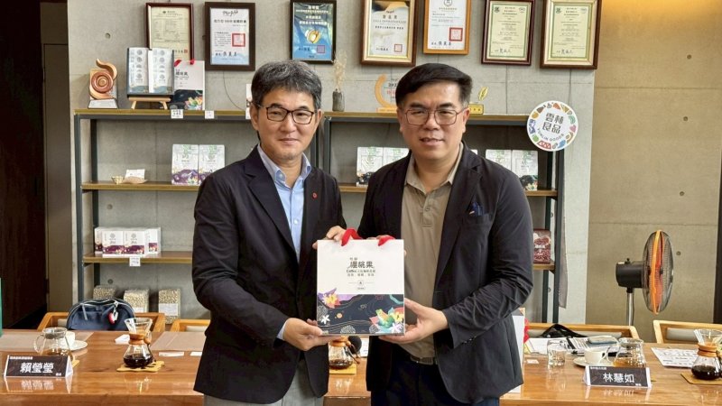 劉建國邀請環境部長彭啟明訪問古坑，推動咖啡全株利用，打造全國循環經濟示範基地