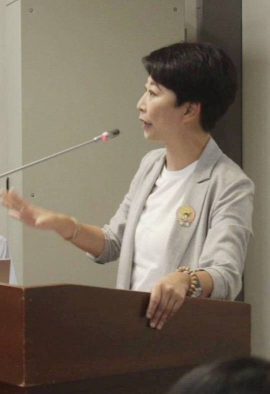 陳亭妃促加高三爺溪堤防，並成功爭取首波9 億治理六塊寮排水解決淹水之苦
