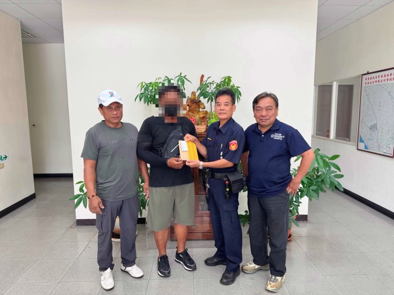 枋警凝聚善心力量　助病逝獵人遺族渡難關
