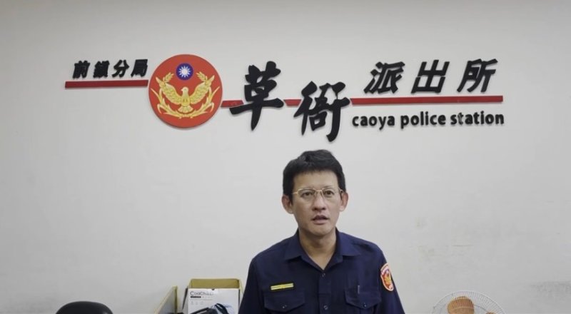 【快車道驚見休旅車一動不動　警靠近一看傻眼：駕駛睡翻了】