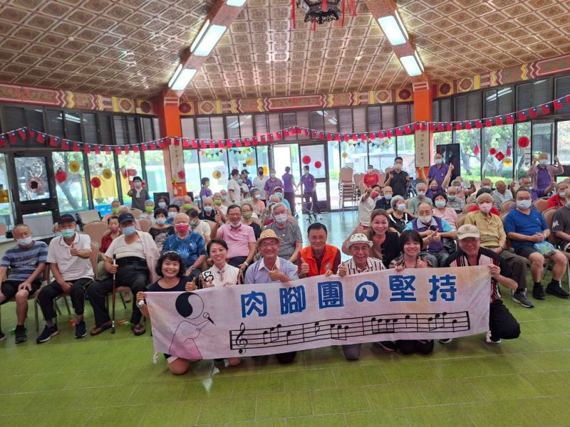 佳里榮家歡慶父親節「爸」氣開唱樂翻榮家！「肉腳團的堅持」金曲連發　