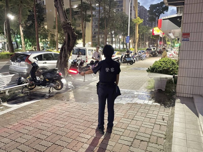 「水柱任務」突襲 實習警初登場守護行人 