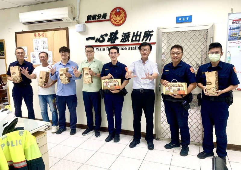 【父愛不缺席  守護不打烊  警察爸爸用堅守詮釋父親節】