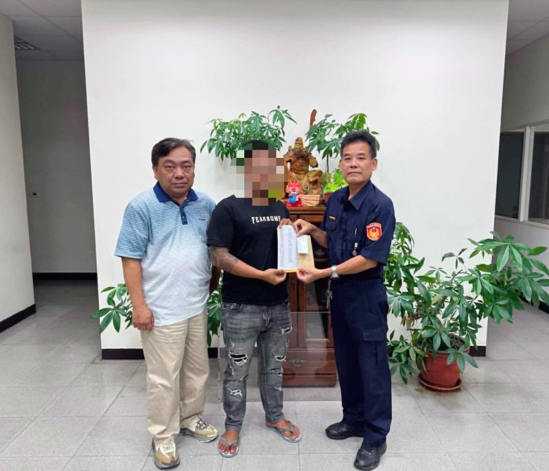警民攜手傳遞愛　枋警暖助喪親家庭