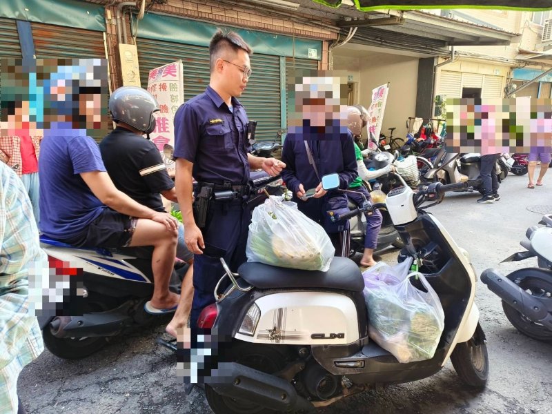 婦人菜市場買菜尋無愛車 東港警細心尋回   