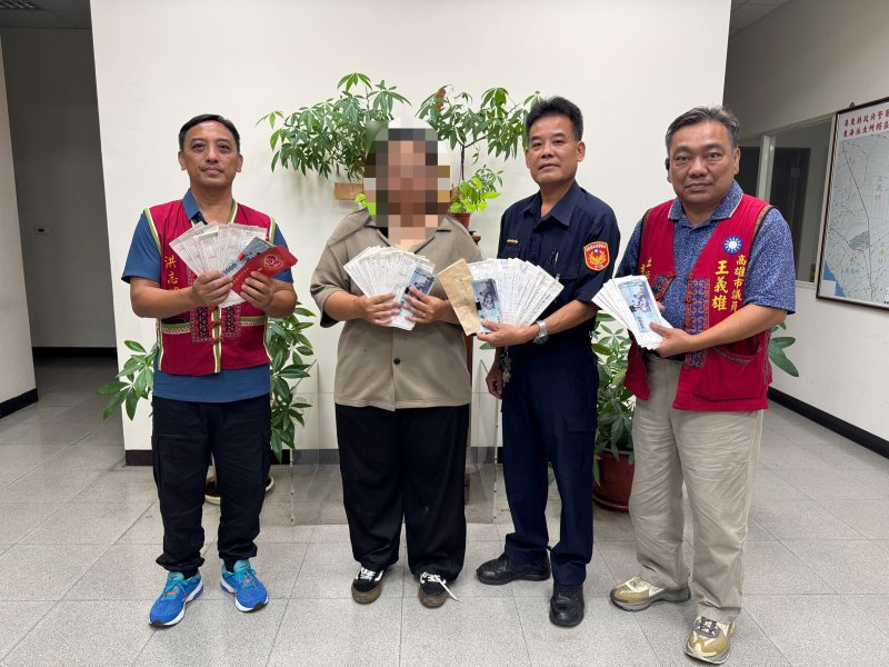 枋警善舉引發全臺迴響　近百位善心人士響應捐助