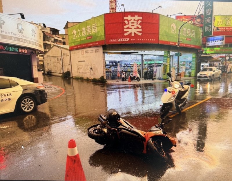 《普重機車事故 幸當事人輕傷無大礙》