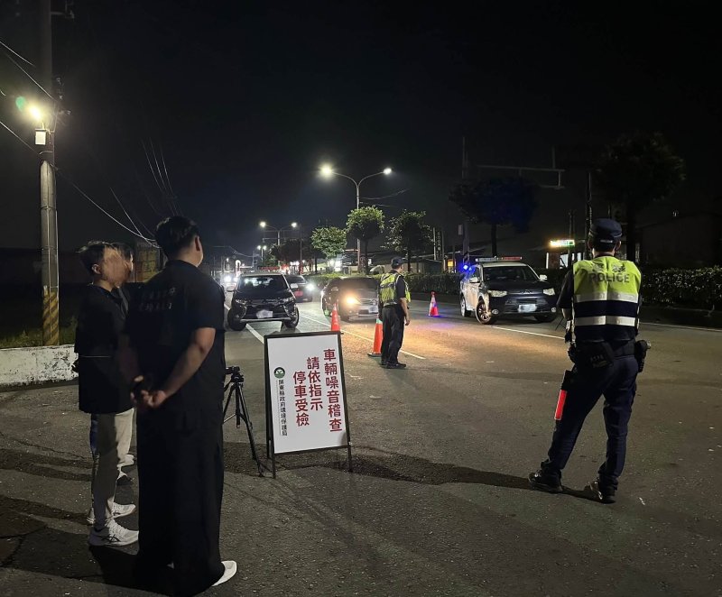 東港警跨機關聯合稽查　夜間強力取締酒駕及違規改裝車