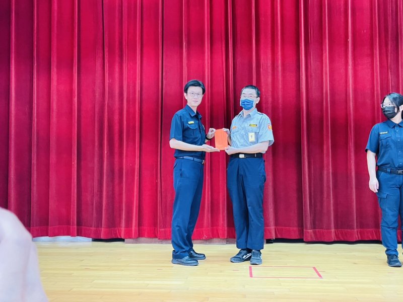 【熱心協勤守護演習秩序　前鎮分局公開表揚優良義警】