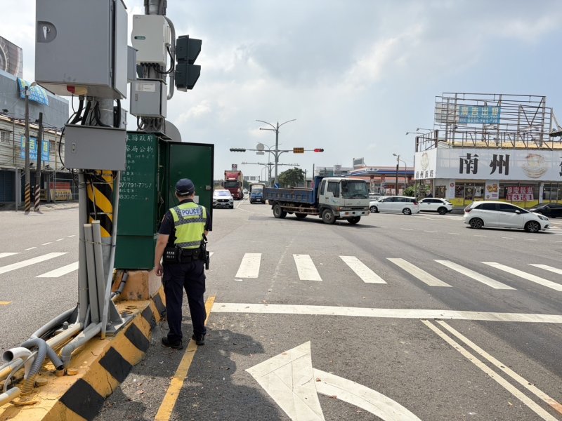 東港警分局啟動中秋節暨教師節連假交通疏導 保障民眾平安順暢出行