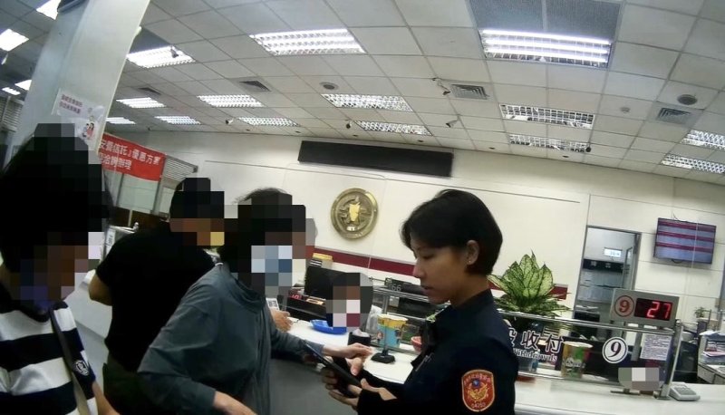 誤信親友高獲利投資 女險失200萬存款 行員與警方攜手阻詐